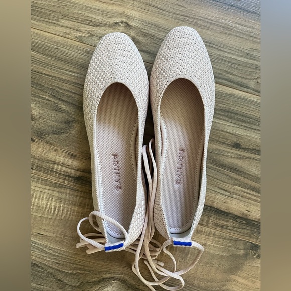 *New* Rothy's Square Wrap in Ballerina. - Picture 1 of 4